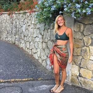 Meet your Posher, Sabrina